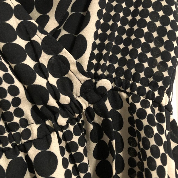 Who What Wear Sleeveless Blouse - Picture 2 of 15